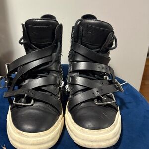 Guiseppe Zanotti High top sneakers: Size 40 (U.S. 7)